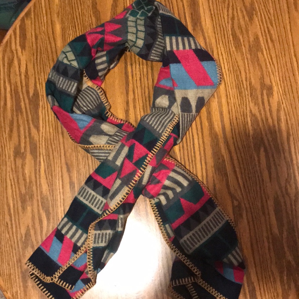 Triable printed scarf
